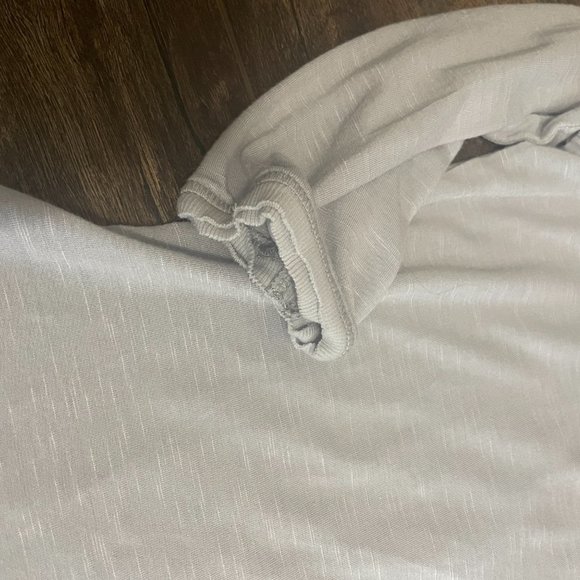 Victor Alfaro Medium Gray Half Sleeve Flowy Burnout Top - Picture 3 of 5